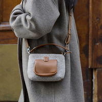 LESLIE 18 - LAINE FEUTRÉE GRÈGE ET VEAU PAIN D'ÉPICES